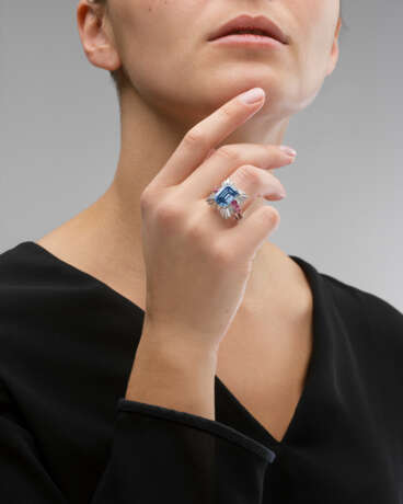 EXCEPTIONAL COLOURED DIAMOND, DIAMOND AND RUBY BALLERINA RING, MOUNTED BY BOUCHERON - photo 2