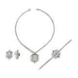 SUITE OF EMERALD AND DIAMOND JEWELLERY - Foto 3