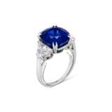 RARE HARRY WINSTON SAPPHIRE AND DIAMOND RING - photo 1