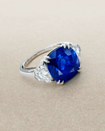 RARE HARRY WINSTON SAPPHIRE AND DIAMOND RING - photo 3