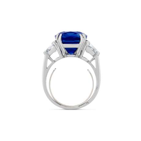 RARE HARRY WINSTON SAPPHIRE AND DIAMOND RING - photo 6