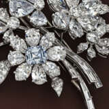 EXCEPTIONAL BULGARI COLOURED DIAMOND AND DIAMOND `EN TREMBLANT` BROOCH - photo 4