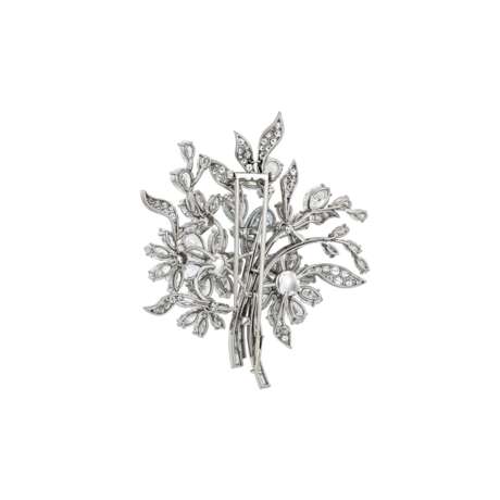EXCEPTIONAL BULGARI COLOURED DIAMOND AND DIAMOND `EN TREMBLANT` BROOCH - photo 5