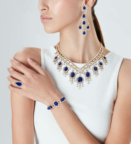 GRAFF SUITE OF SAPPHIRE AND DIAMOND JEWELLERY - photo 2