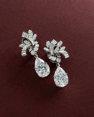 MID-20TH CENTURY DIAMOND EAR PENDANTS - Foto 3