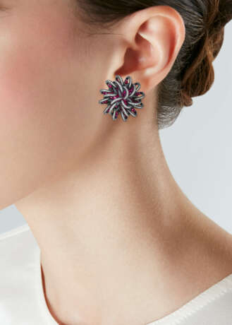 JAR RUBY AND DIAMOND `SPIRALING THREAD` EARRINGS - photo 2