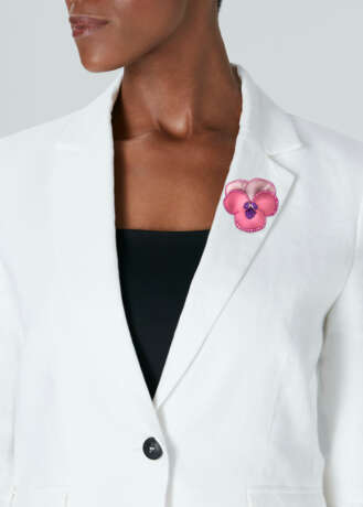 JAR SPINEL, AMETHYST AND DIAMOND `PANSY` BROOCH - photo 2