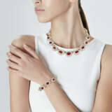 HARRY WINSTON SET OF RUBY AND DIAMOND JEWELLERY - фото 2