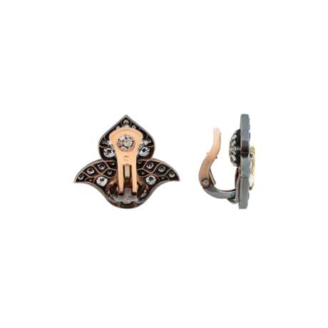 JAR COLOURED DIAMOND, SAPPHIRE AND DIAMOND `FLEUR DE LYS` EARRINGS - фото 3