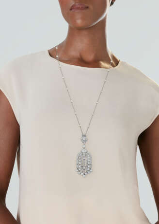 CARTIER EARLY 20TH CENTURY DIAMOND PENDANT - фото 2
