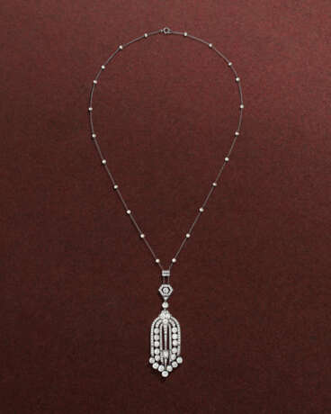 CARTIER EARLY 20TH CENTURY DIAMOND PENDANT - фото 3