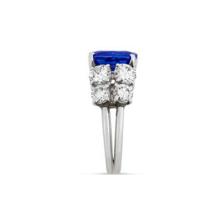 SAPPHIRE AND DIAMOND RING - Foto 4