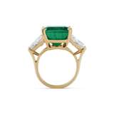 EMERALD AND DIAMOND RING - фото 5