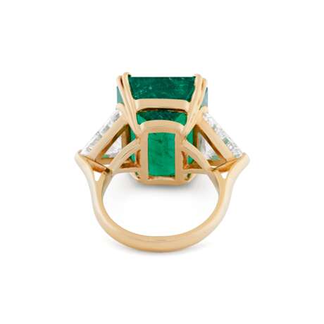 EMERALD AND DIAMOND RING - фото 6