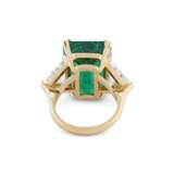 EMERALD AND DIAMOND RING - фото 6
