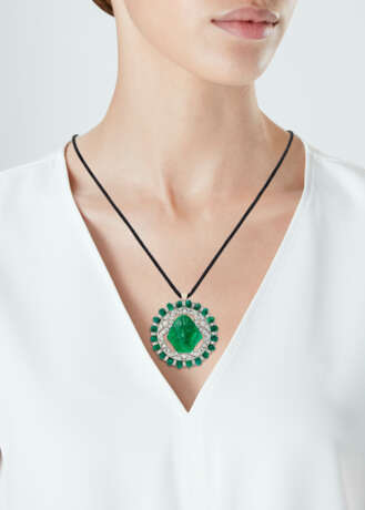 EMERALD AND DIAMOND EGYPTIAN STYLE PENDANT/BROOCH - photo 2