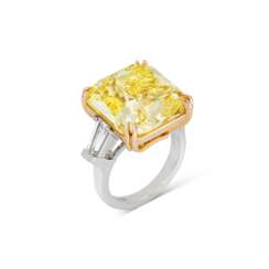HARRY WINSTON COLOURED DIAMOND AND DIAMOND RING