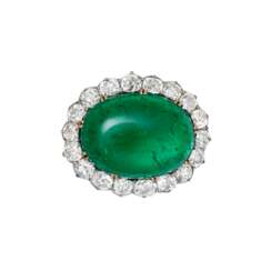 ANTIQUE EMERALD AND DIAMOND BROOCH / PENDANT