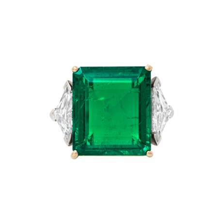 IMPORTANT EMERALD AND DIAMOND RING - photo 4