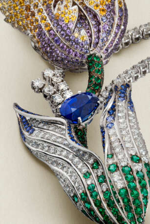 BOUCHERON MULTI-GEM `TULIPA` NECKLACE AND SAPPHIRE AND DIAMOND EARRINGS - фото 3