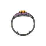 JAR COLOURED DIAMOND, COLOURED SAPPHIRE AND DIAMOND `BONNET` RING - фото 5