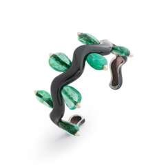 SUZANNE BELPERRON EMERALD AND ENAMEL &#39;VAGUE&#39; BANGLE