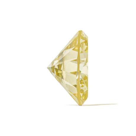 UNMOUNTED COLOURED DIAMOND - photo 2