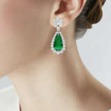BULGARI EMERALD AND DIAMOND EARRINGS - photo 2