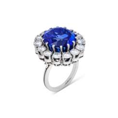 SAPPHIRE AND DIAMOND RING