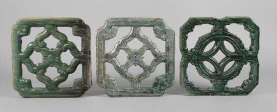 Drei Ornamentfliesen - photo 1