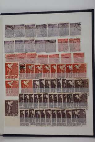 Konvolut Briefmarken Besatzung, Berlin und Welt - photo 3