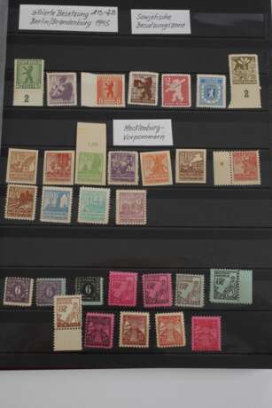 Konvolut Briefmarken Besatzung, Berlin und Welt - photo 6