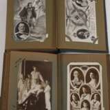 Zwei Postkartenalben deutsche Kaiserfamilie - photo 10