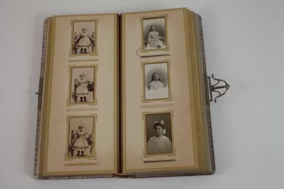 Prächtiges Jugendstilalbum mit Kinder CDVs - photo 7
