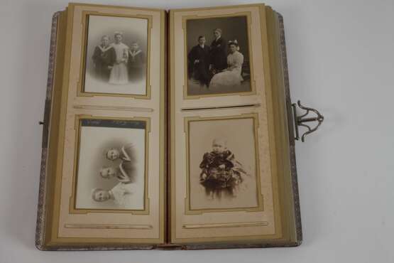 Prächtiges Jugendstilalbum mit Kinder CDVs - photo 8