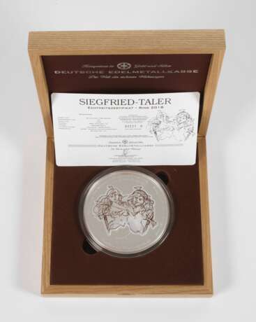 Siegfried-Taler zu 1 Kilogramm Silber - photo 1