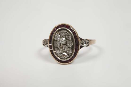 Historischer Ring mit Diamanten und Granaten - photo 2