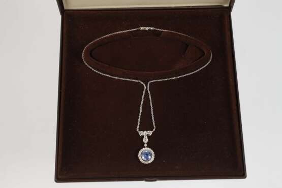 Art déco-Collier mit Saphir und Diamanten - photo 4