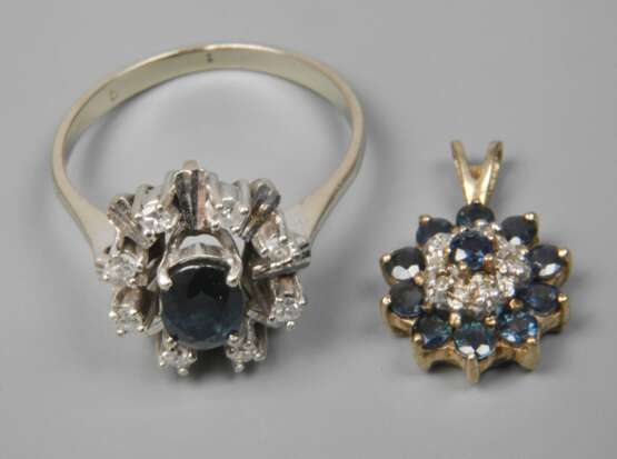 Zwei Schmuckstücke mit Saphiren und Diamanten - photo 1