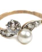 Ювелирные изделия. Damenring mit Diamanten und Perle