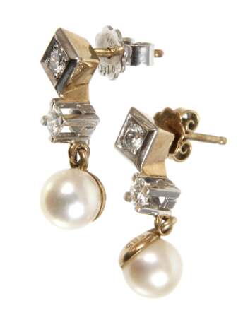 Paar Ohrhänger mit Brillanten und Perle - photo 1 Paar Ohrhänger mit Brillanten und Perle - photo 1