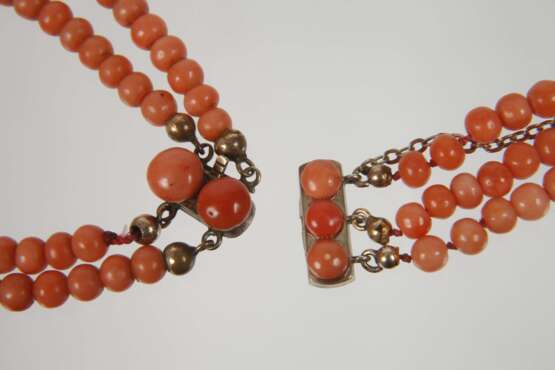 Zwei Teile Korallenschmuck - фото 3