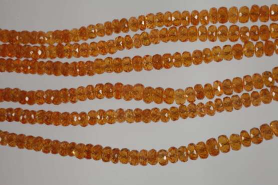 Collier mit Brillanten und Mandarin-Granat - Foto 2