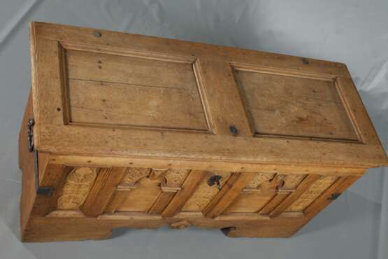 Flachdeckeltruhe - photo 5