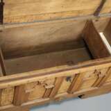 Flachdeckeltruhe - photo 6