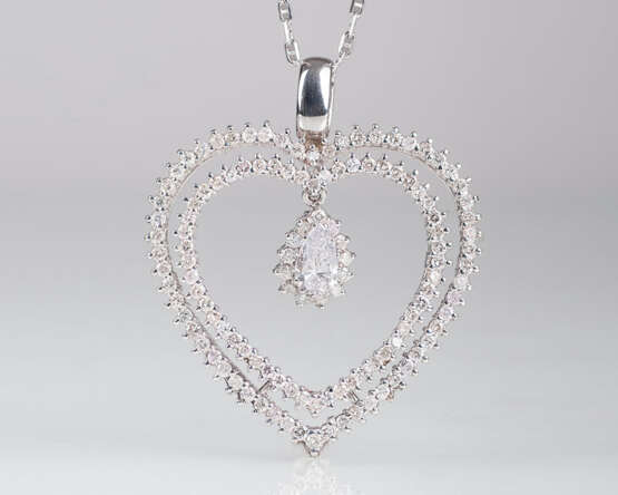 ''Außergewöhnlicher Diamant-Anhänger in Herz-Form mit Kette'' - Foto 1