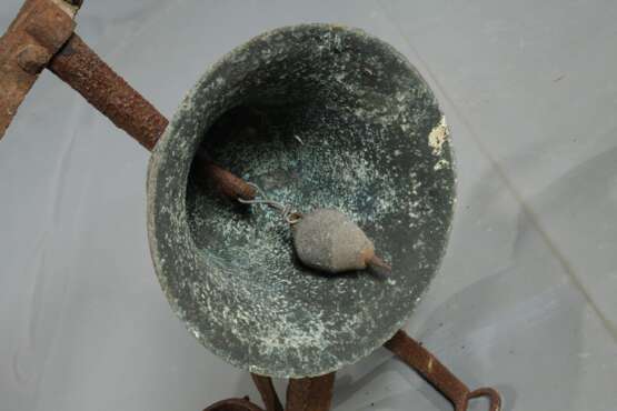 Glocke mit Wandhalterung - photo 4