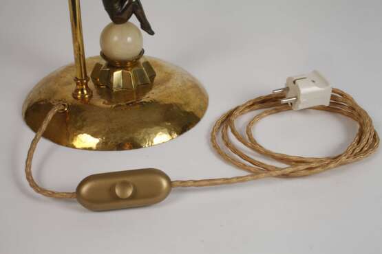Figürliche Tischlampe - photo 5