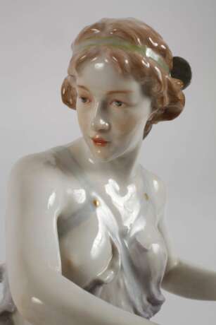 Meissen ”Reifenspielerin mit Stab” - photo 2