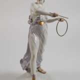 Meissen ”Reifenspielerin mit Stab” - photo 3
